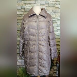 Womens 1X Down/Feather Blend Big Chill Freestyle Mid Length Puffer Jacket Taupe